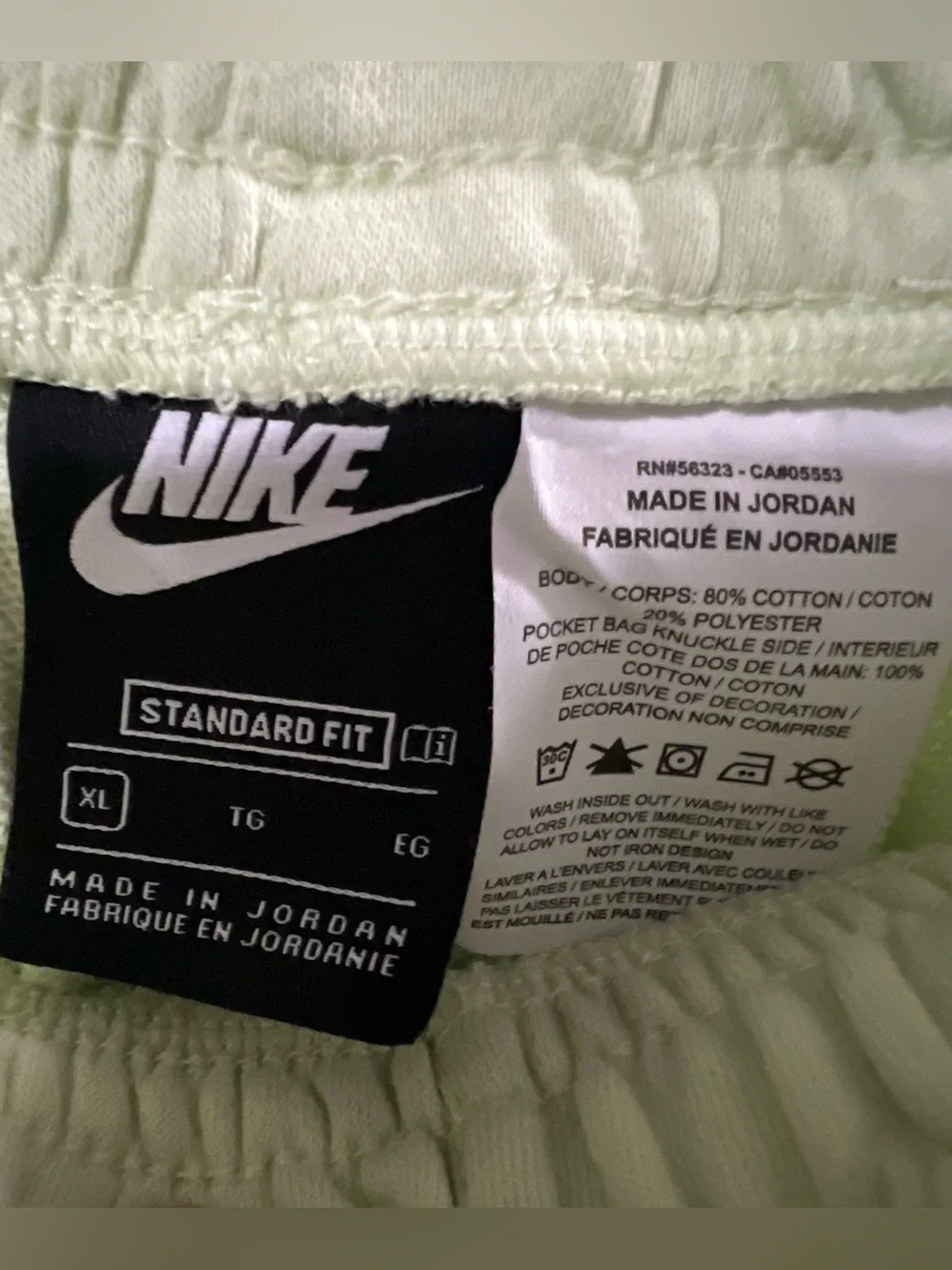 Nike Boys Shorts Youth XL Green Sweat Shorts SportsWear w Nike blue Logo design.